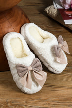 Load image into Gallery viewer, White Contrast Bowknot Applique Plush Winter Slippers
